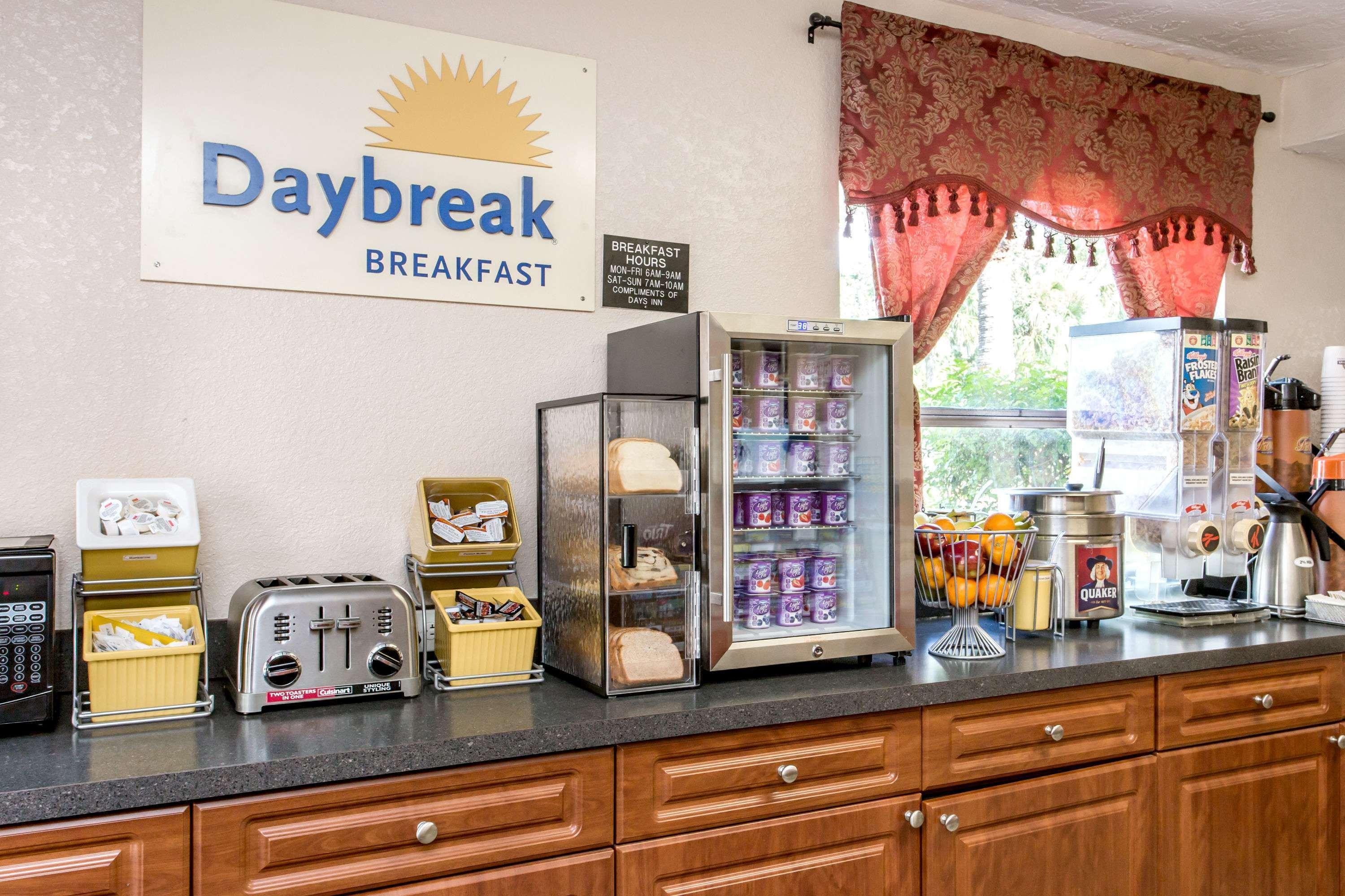 Days Inn By Wyndham Bradenton I-75 Zewnętrze zdjęcie