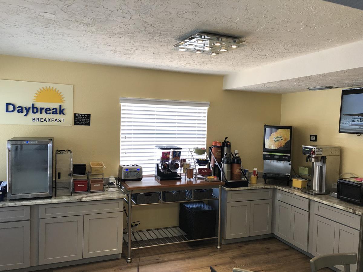 Days Inn By Wyndham Bradenton I-75 Zewnętrze zdjęcie