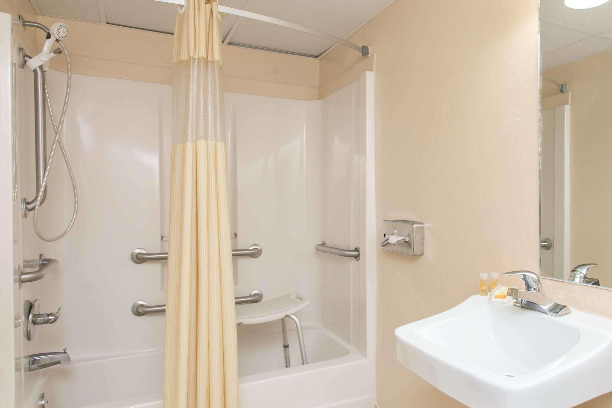 Days Inn By Wyndham Bradenton I-75 Zewnętrze zdjęcie