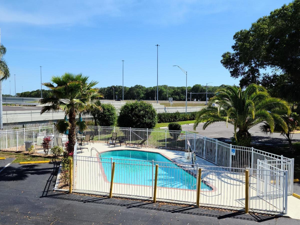 Days Inn By Wyndham Bradenton I-75 Zewnętrze zdjęcie